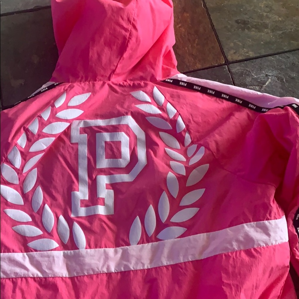 Woman’s jackets - Picture 8 of 10